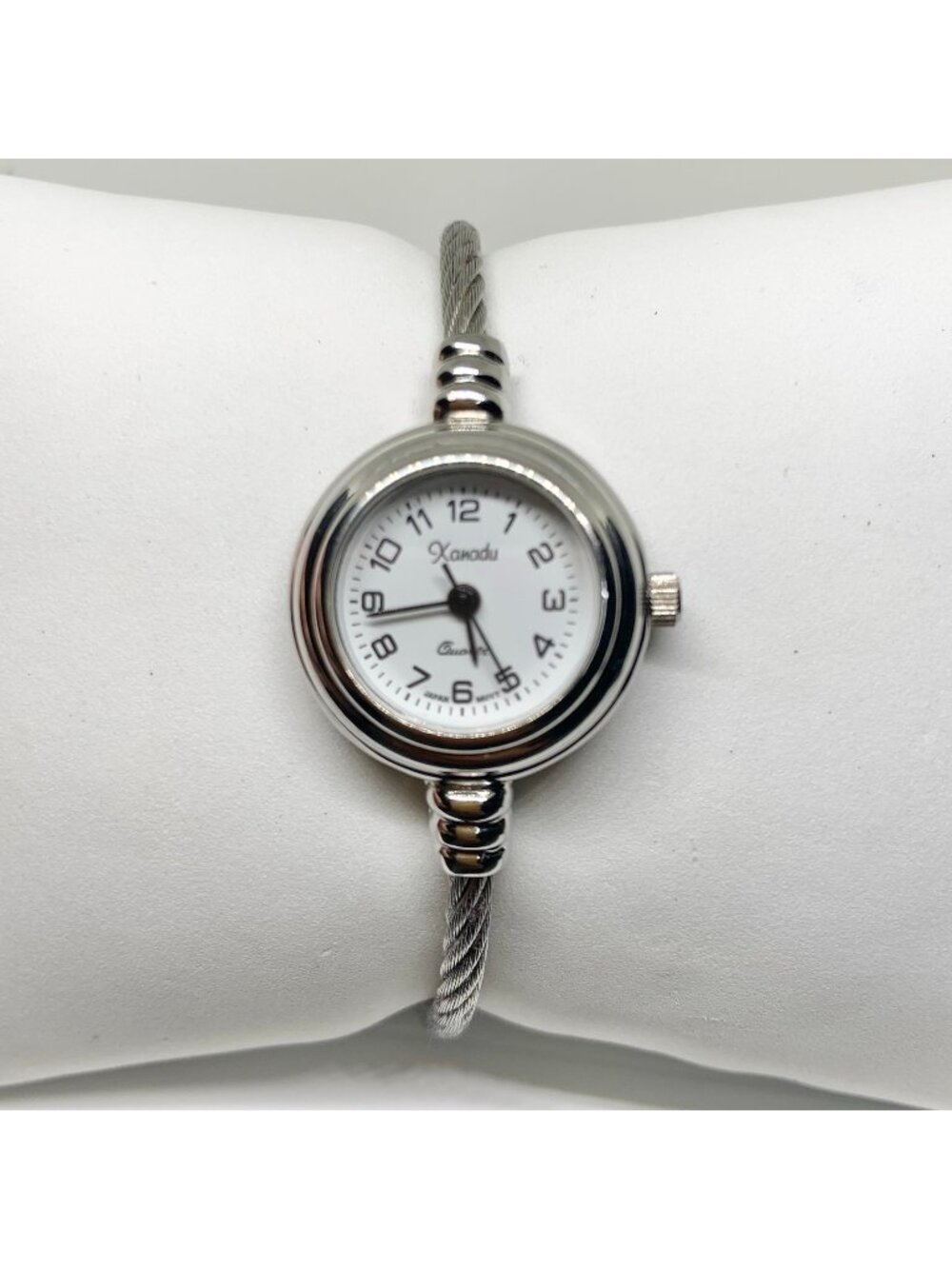 Vintage Xanadu silver tone women’s bangle bracelet watch 22mm quartz running